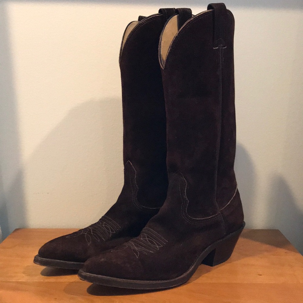 Authentic Suede Nicona Boots size 6.5-7 dark brown